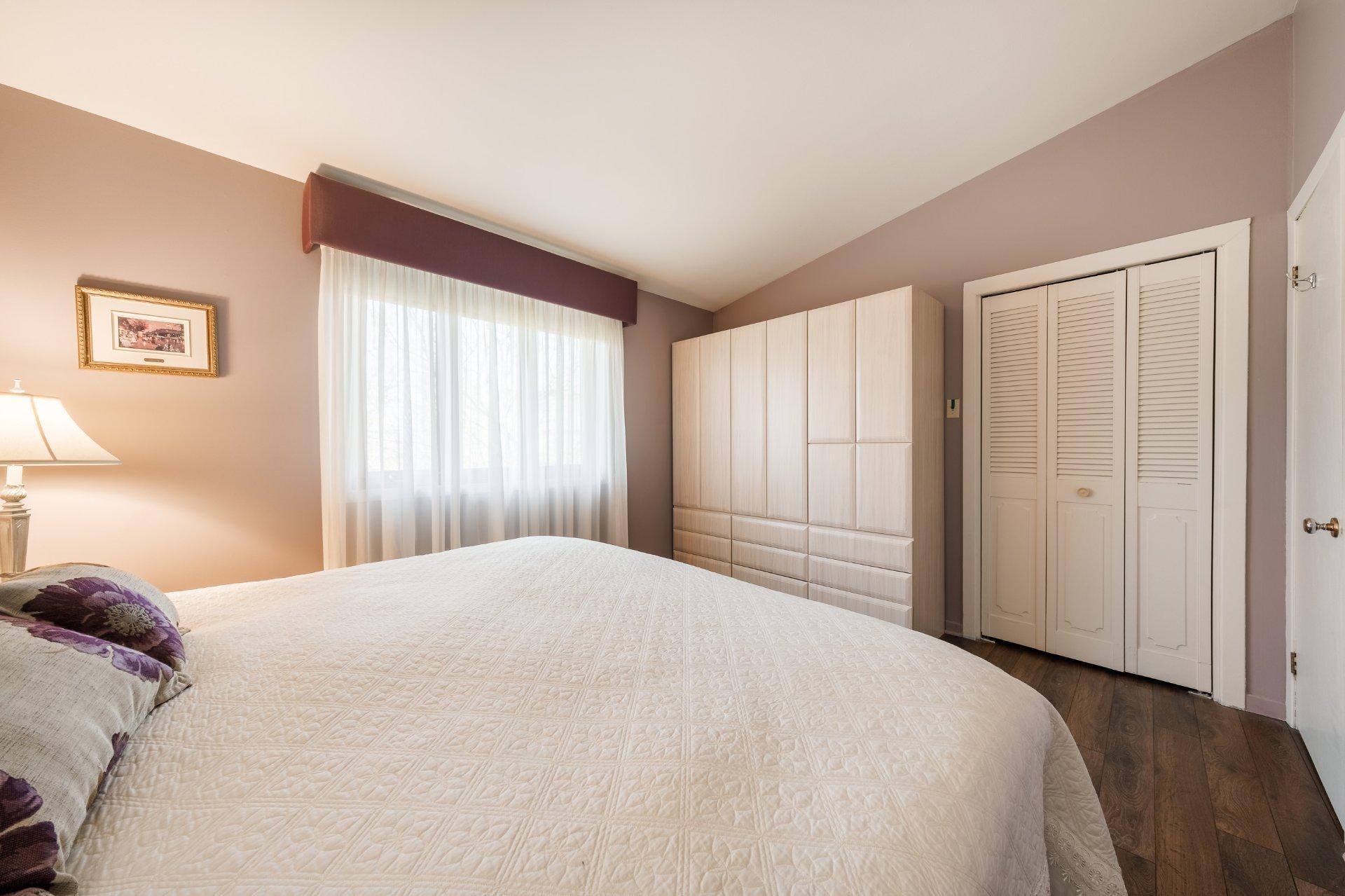 









100


Rue De Monts

,
Boucherville,




QC
J4B4K3

