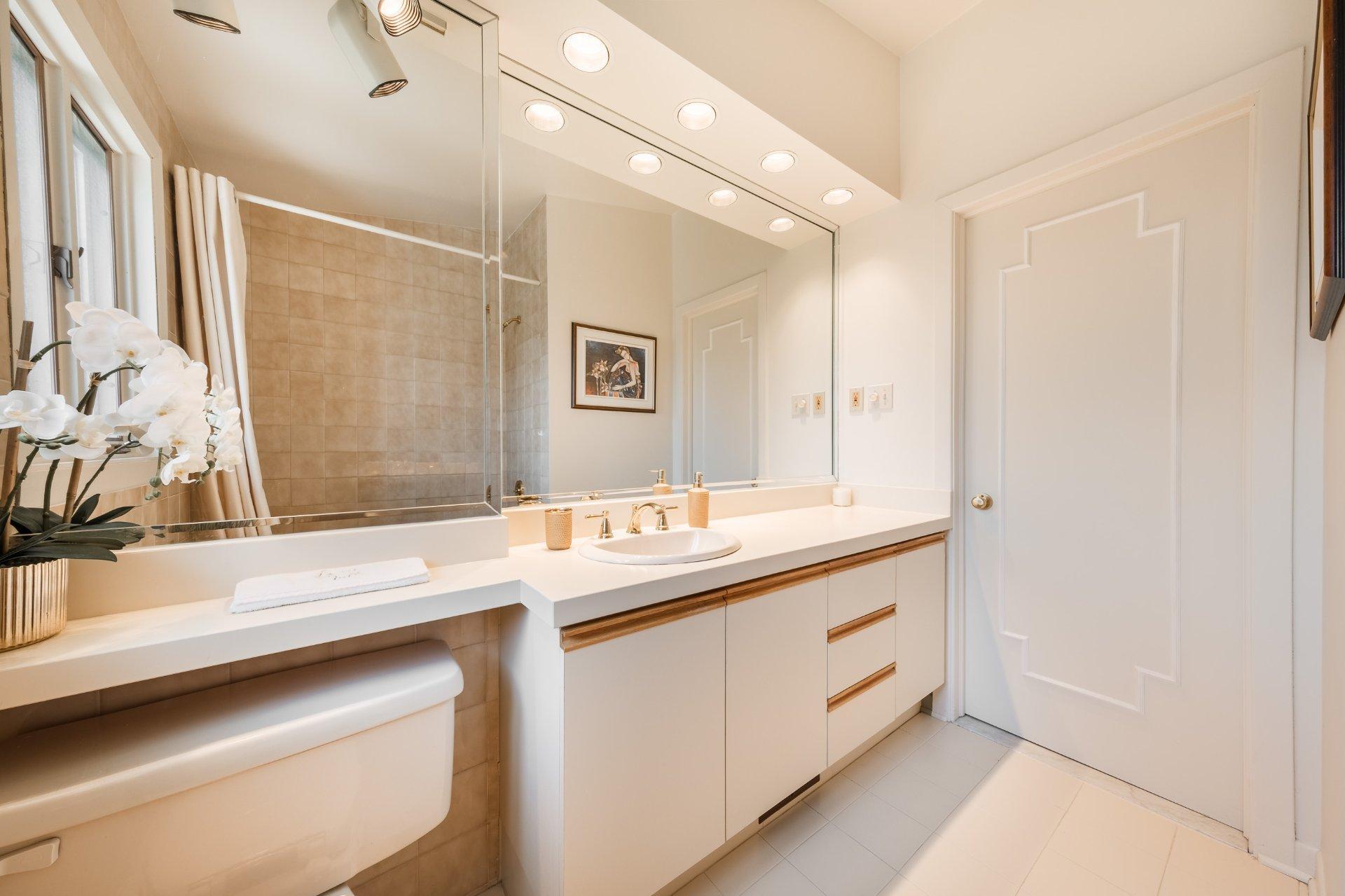 









100


Rue De Monts

,
Boucherville,




QC
J4B4K3

