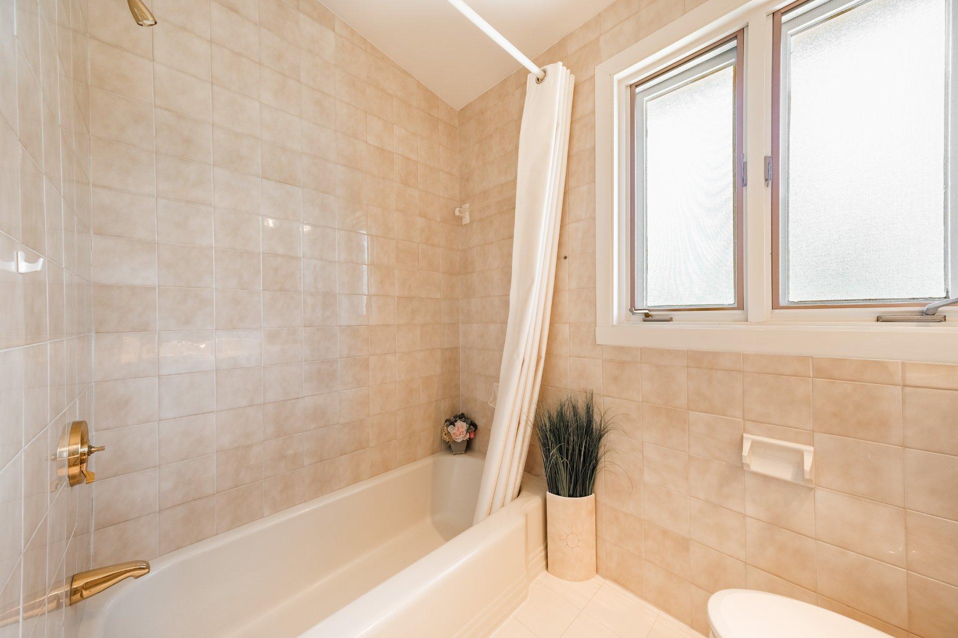 









100


Rue De Monts

,
Boucherville,




QC
J4B4K3

