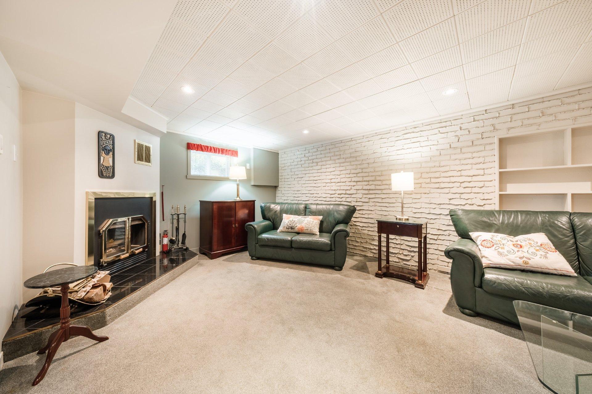 









100


Rue De Monts

,
Boucherville,




QC
J4B4K3

