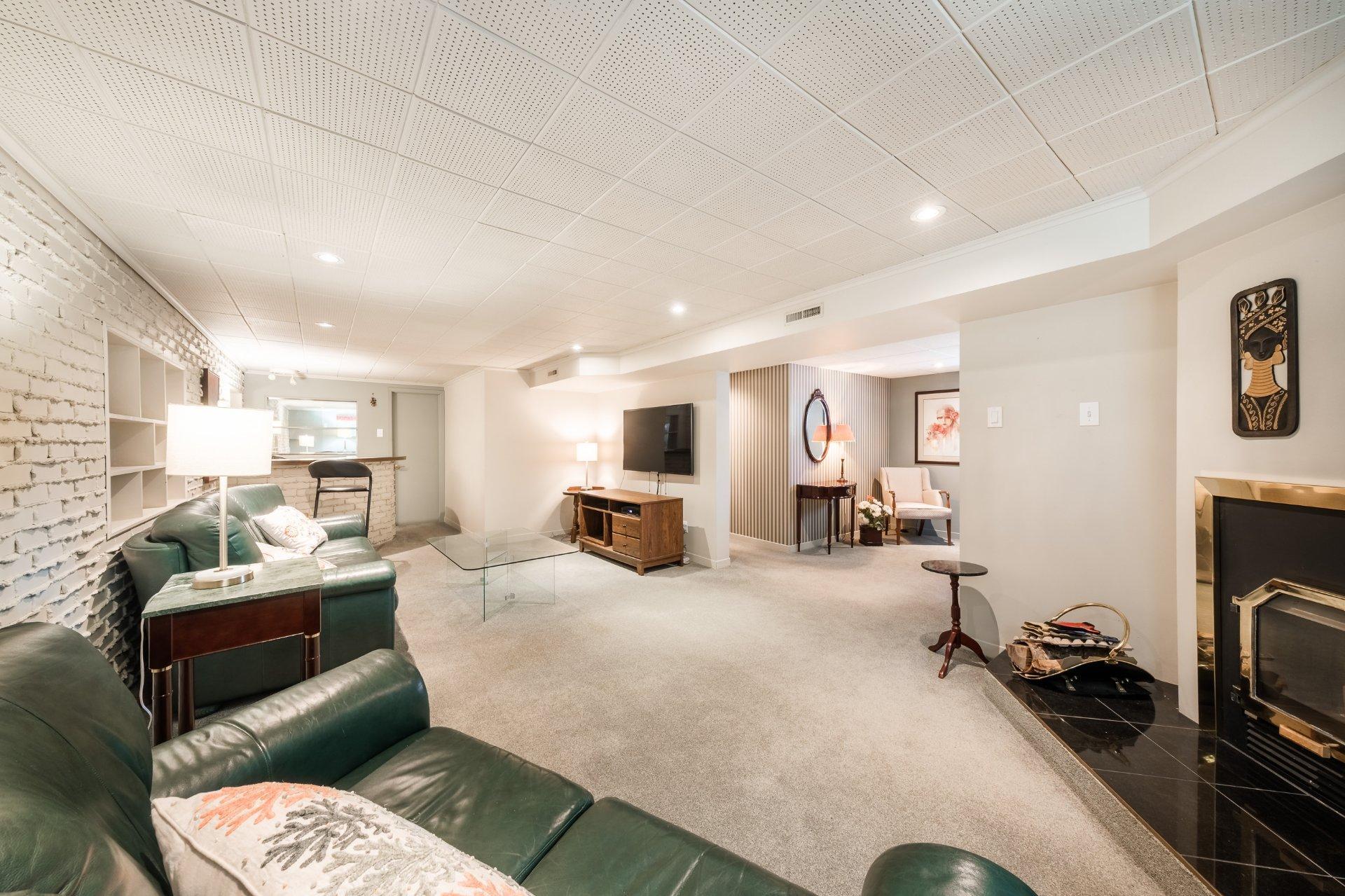 









100


Rue De Monts

,
Boucherville,




QC
J4B4K3

