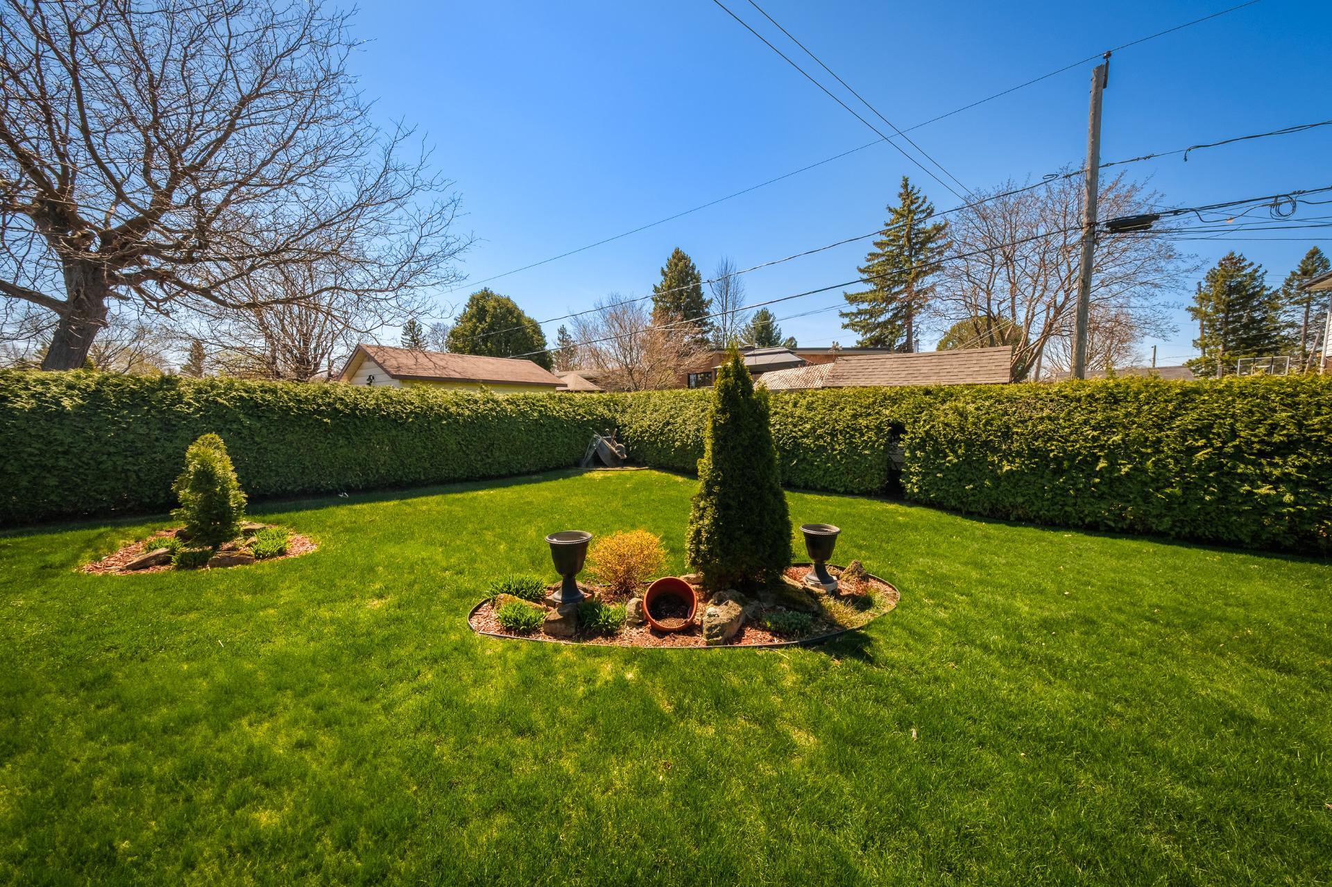 









100


Rue De Monts

,
Boucherville,




QC
J4B4K3

