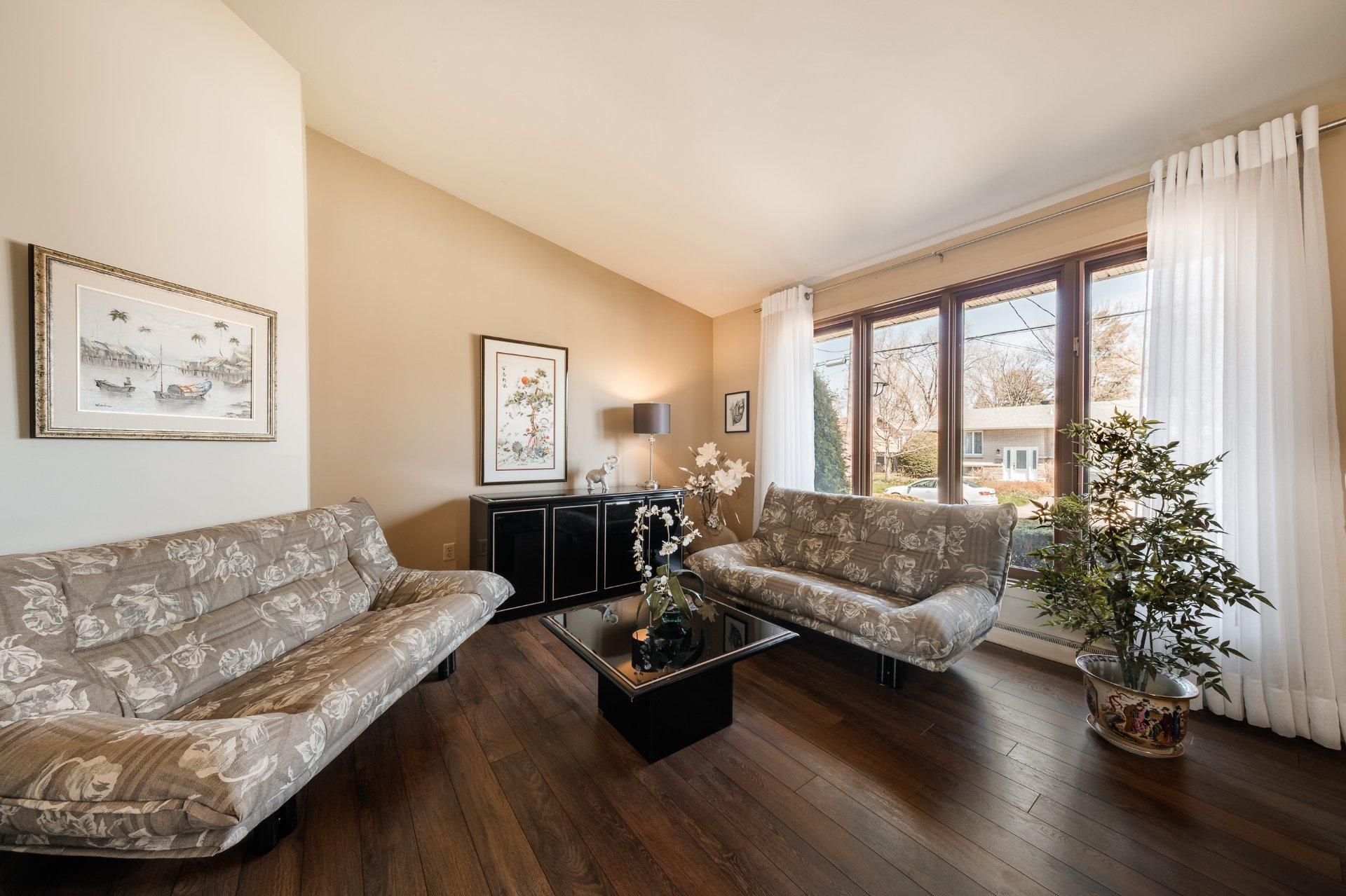









100


Rue De Monts

,
Boucherville,




QC
J4B4K3

