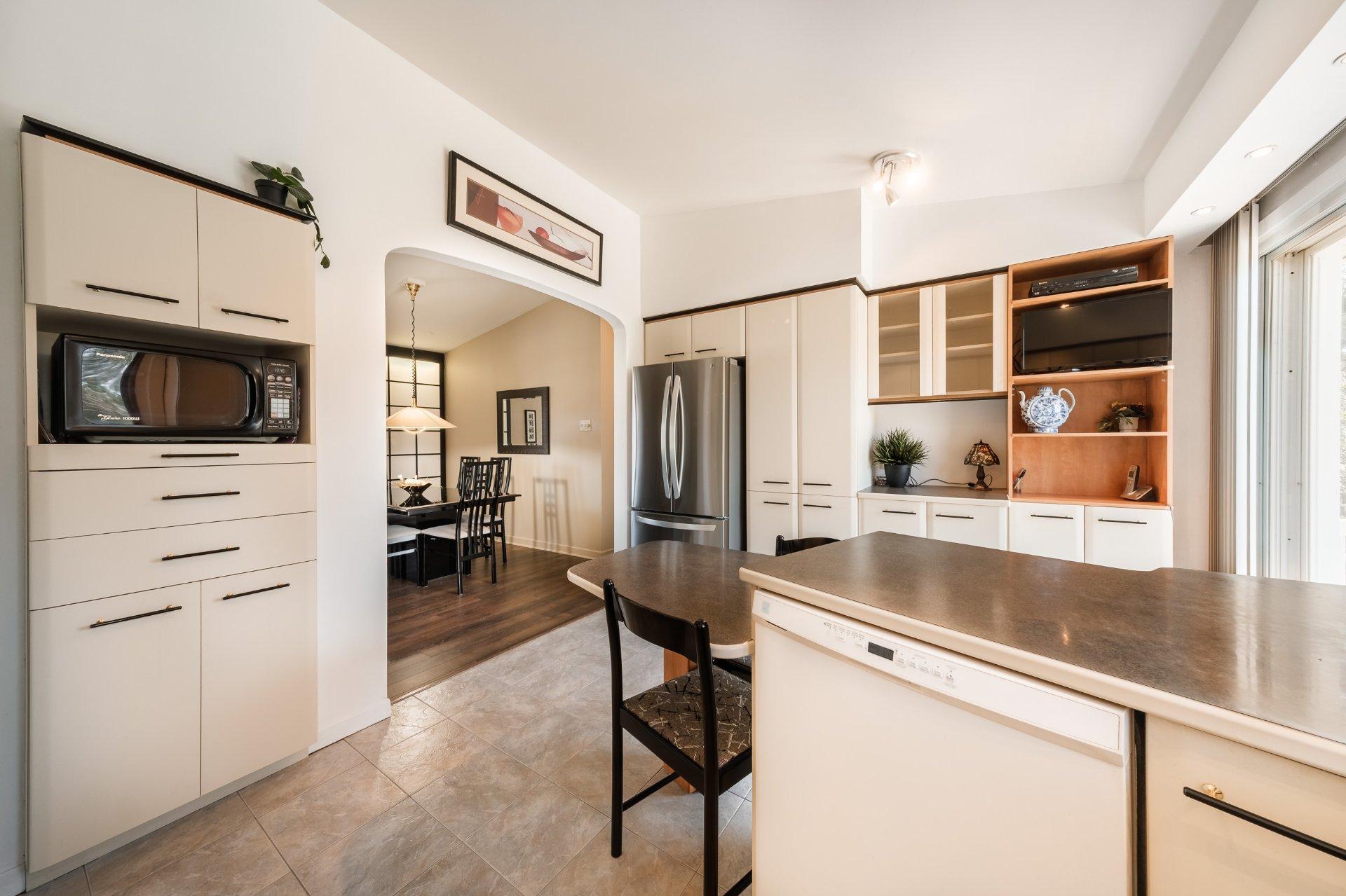 









100


Rue De Monts

,
Boucherville,




QC
J4B4K3

