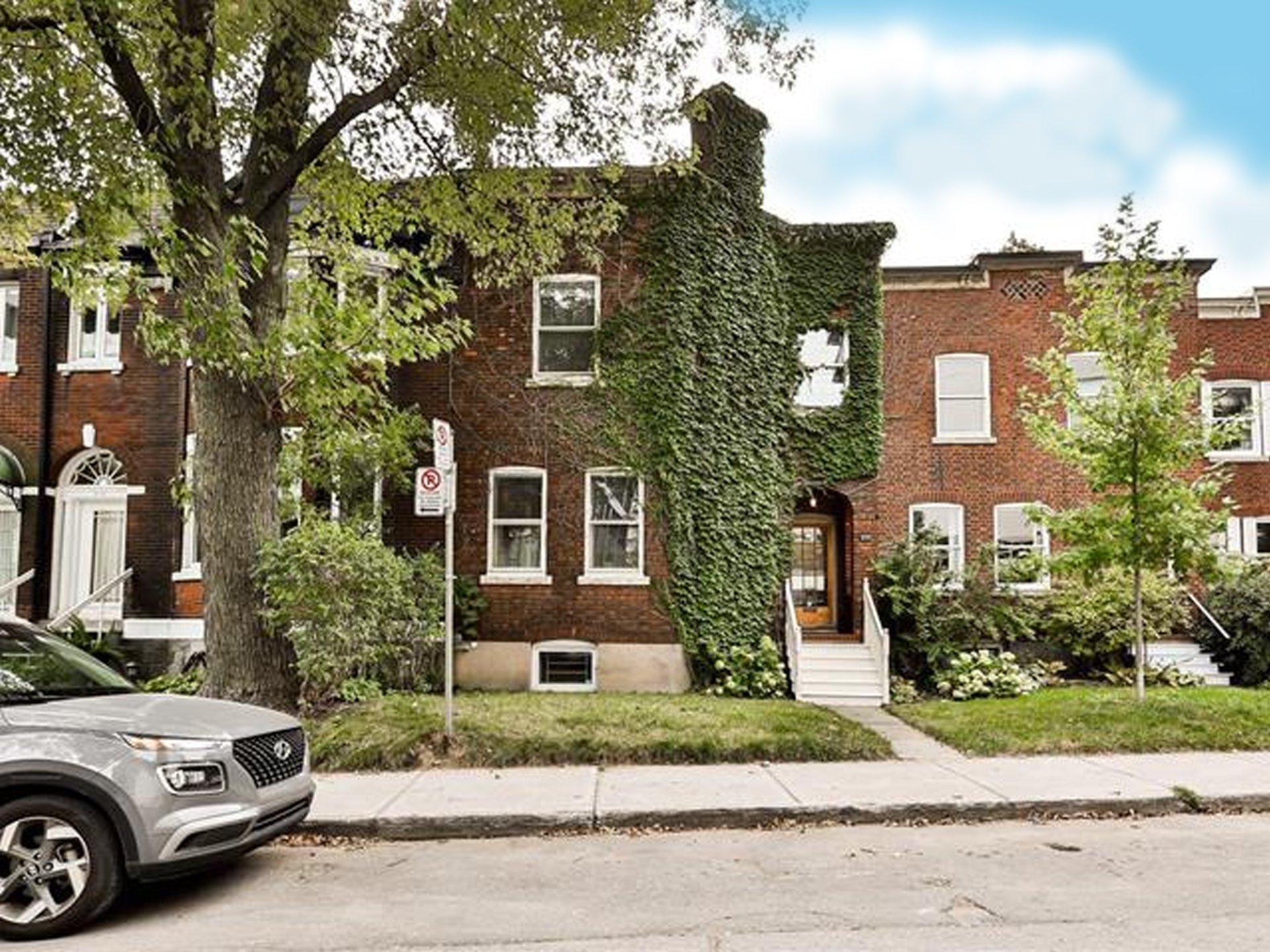 









240


Av. Redfern

,
Westmount,




QC
H3Z2G3

