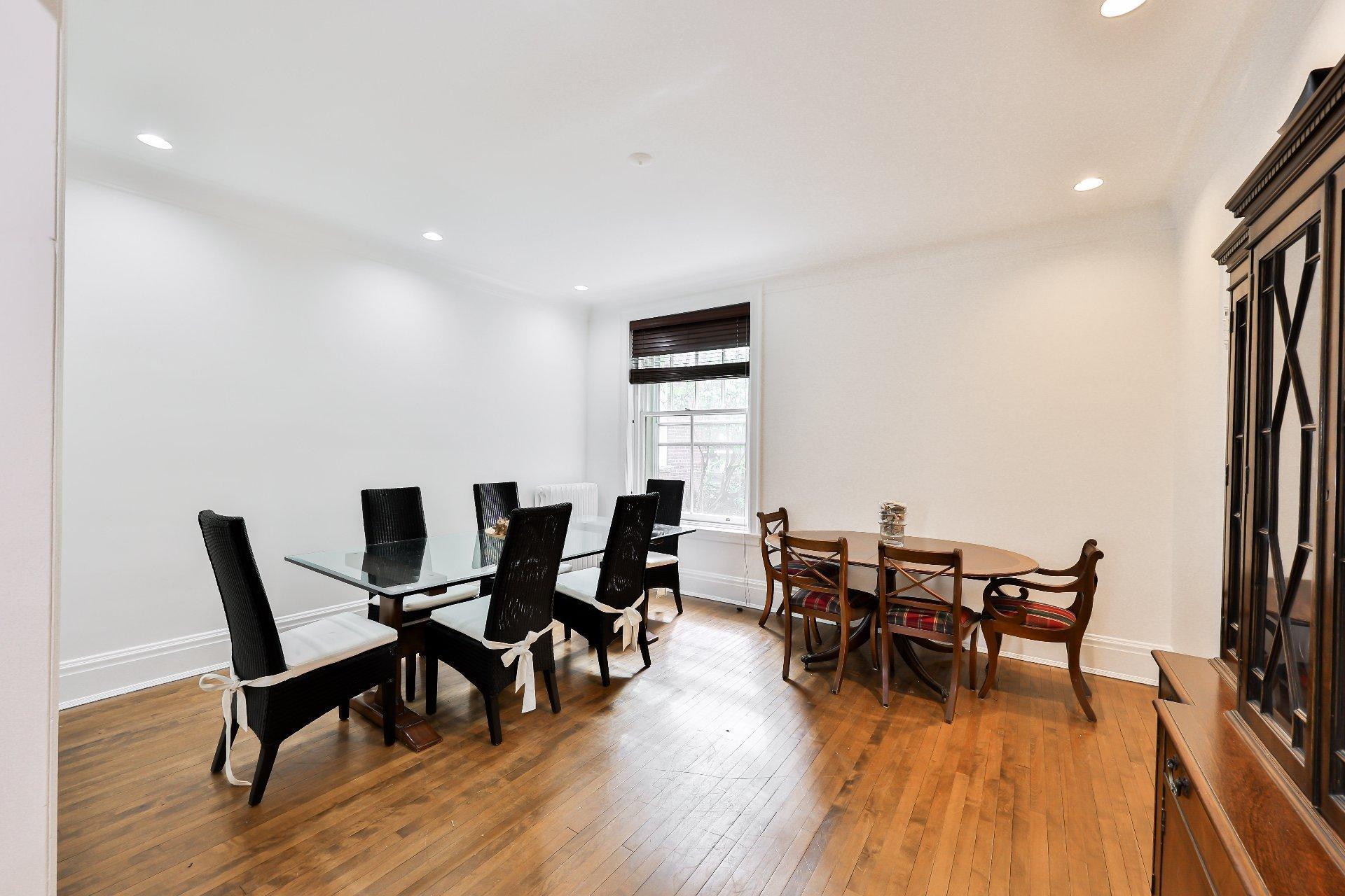 









240


Av. Redfern

,
Westmount,




QC
H3Z2G3

