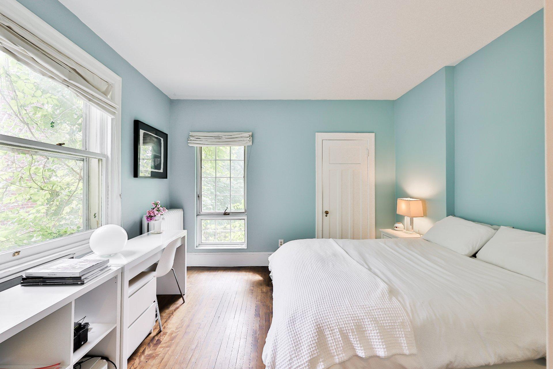 









240


Av. Redfern

,
Westmount,




QC
H3Z2G3


