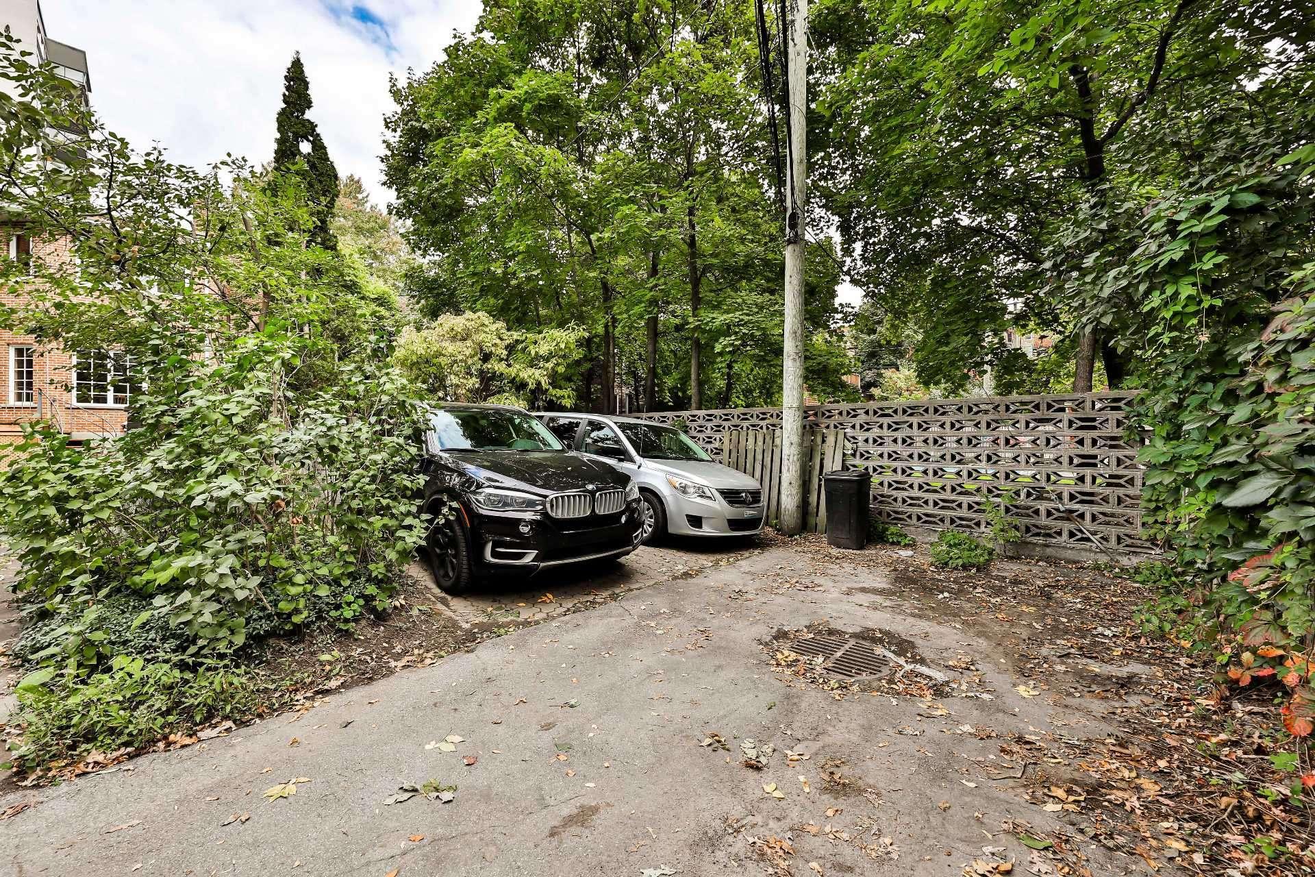 









240


Av. Redfern

,
Westmount,




QC
H3Z2G3

