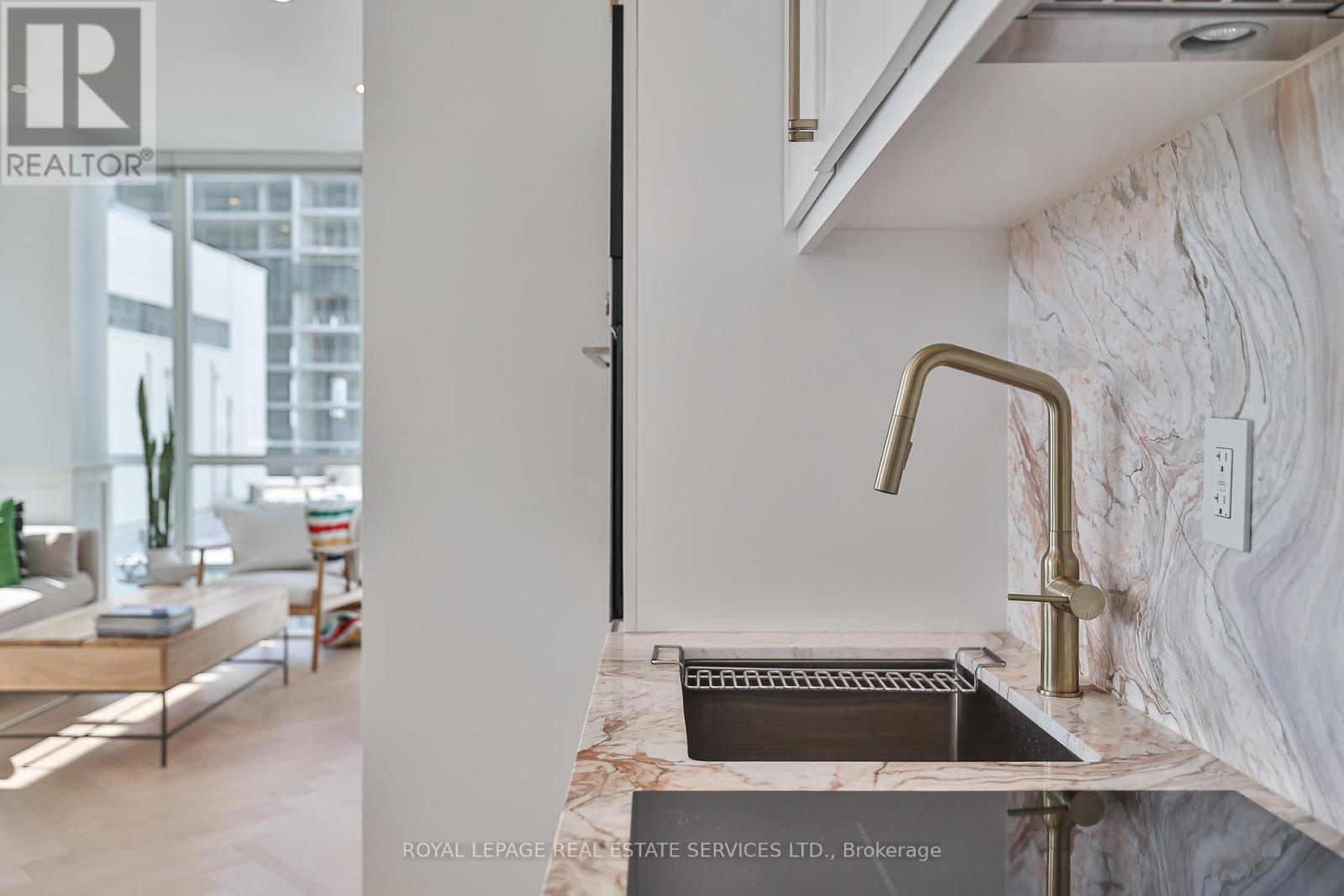 












3709 - 88 BLUE JAYS WAY

,
Toronto,




Ontario
M5V0L7

