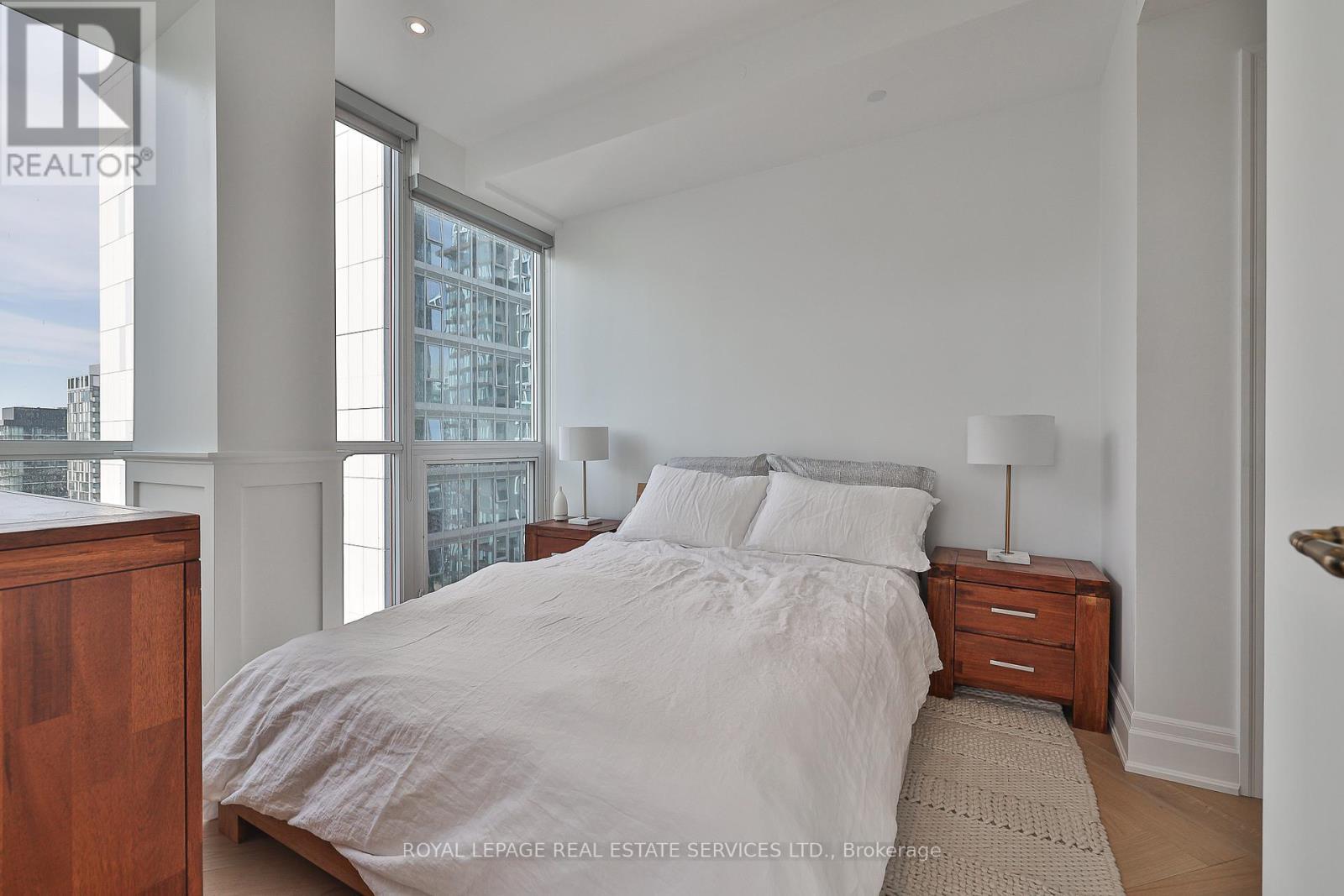 












3709 - 88 BLUE JAYS WAY

,
Toronto,




Ontario
M5V0L7

