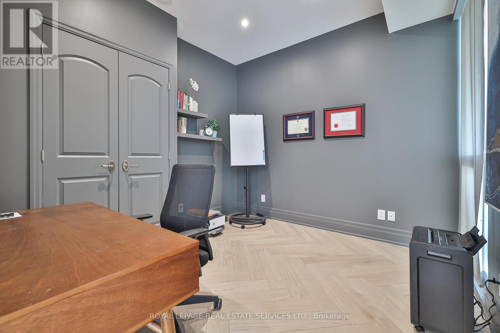 












3709 - 88 BLUE JAYS WAY

,
Toronto,




Ontario
M5V0L7

