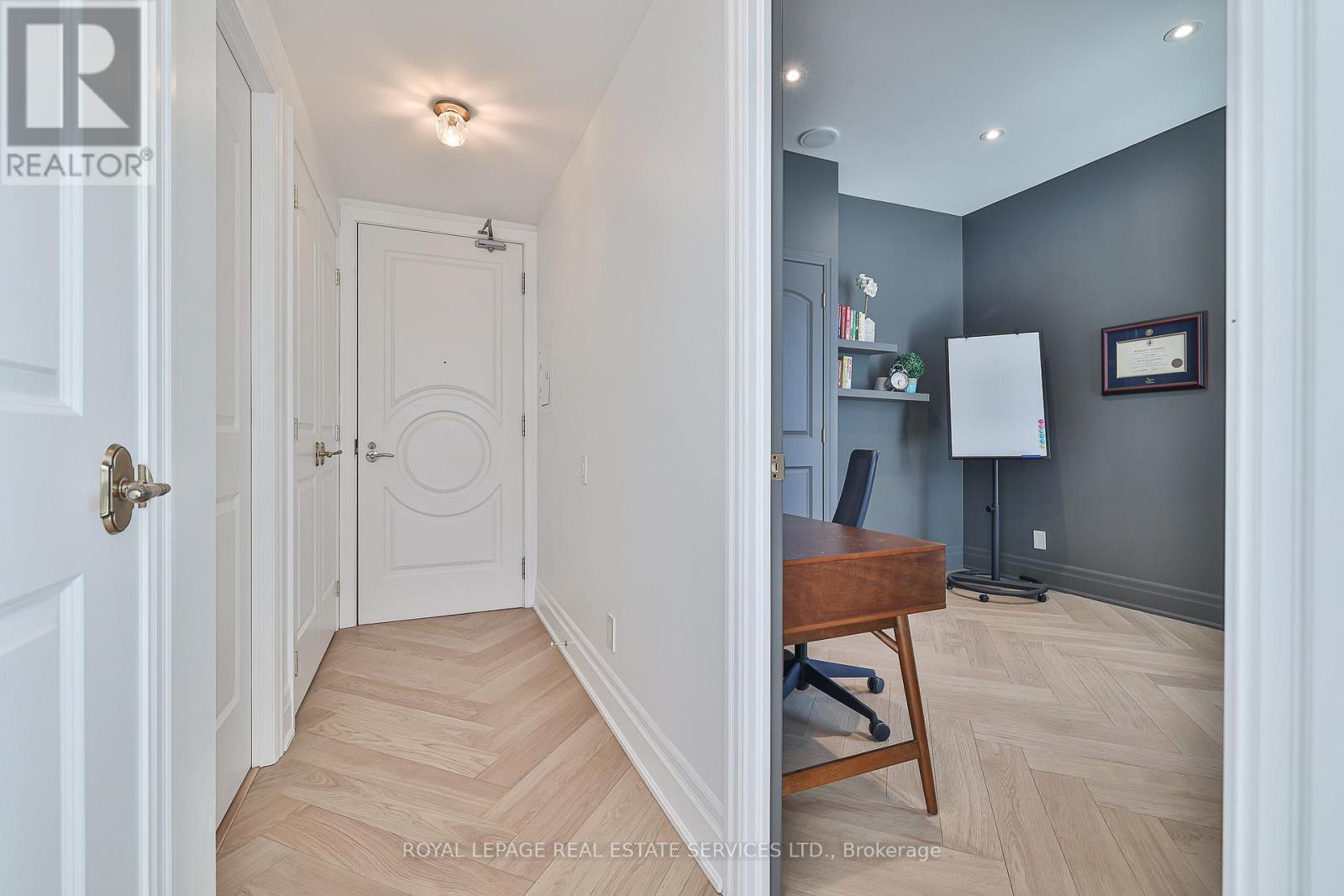 












3709 - 88 BLUE JAYS WAY

,
Toronto,




Ontario
M5V0L7

