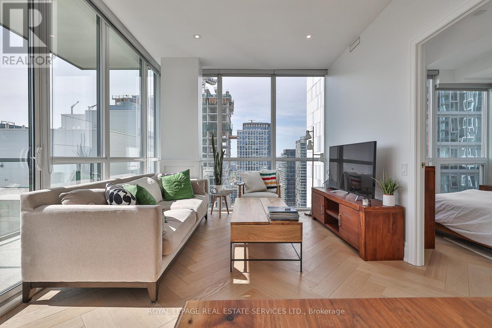 












3709 - 88 BLUE JAYS WAY

,
Toronto,




Ontario
M5V0L7

