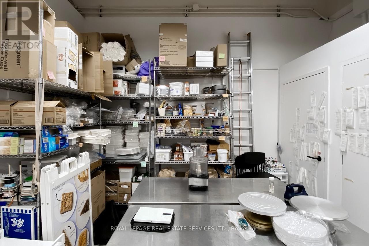 












862 DUNDAS STREET W

,
Toronto,




Ontario
M6J1V5

