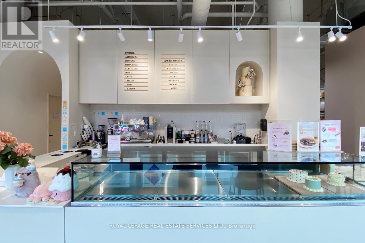 












862 DUNDAS STREET W

,
Toronto,




Ontario
M6J1V5


