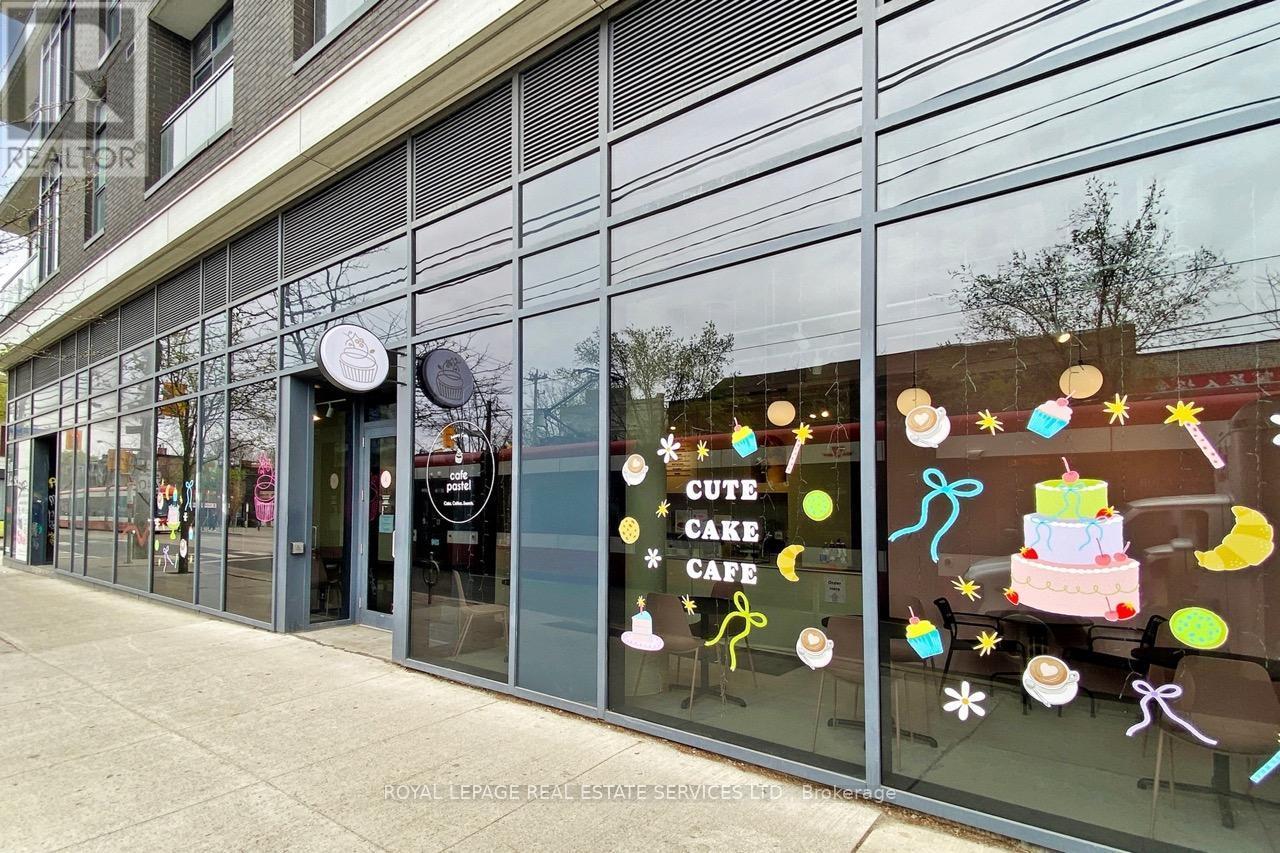 












862 DUNDAS STREET W

,
Toronto,




Ontario
M6J1V5

