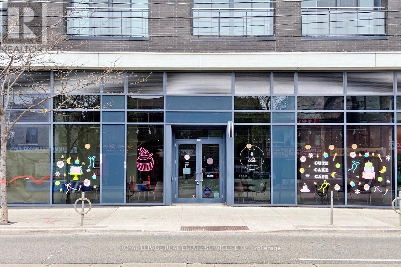 












862 DUNDAS STREET W

,
Toronto,




Ontario
M6J1V5

