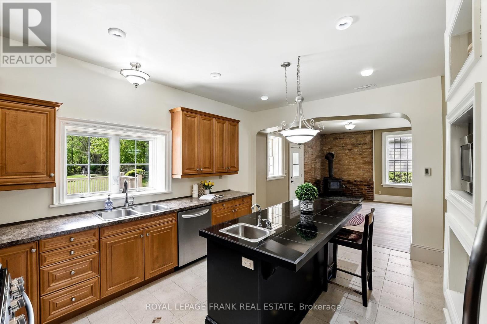 












25 PARK STREET

,
Clarington (Orono),




Ontario
L0B1M0


