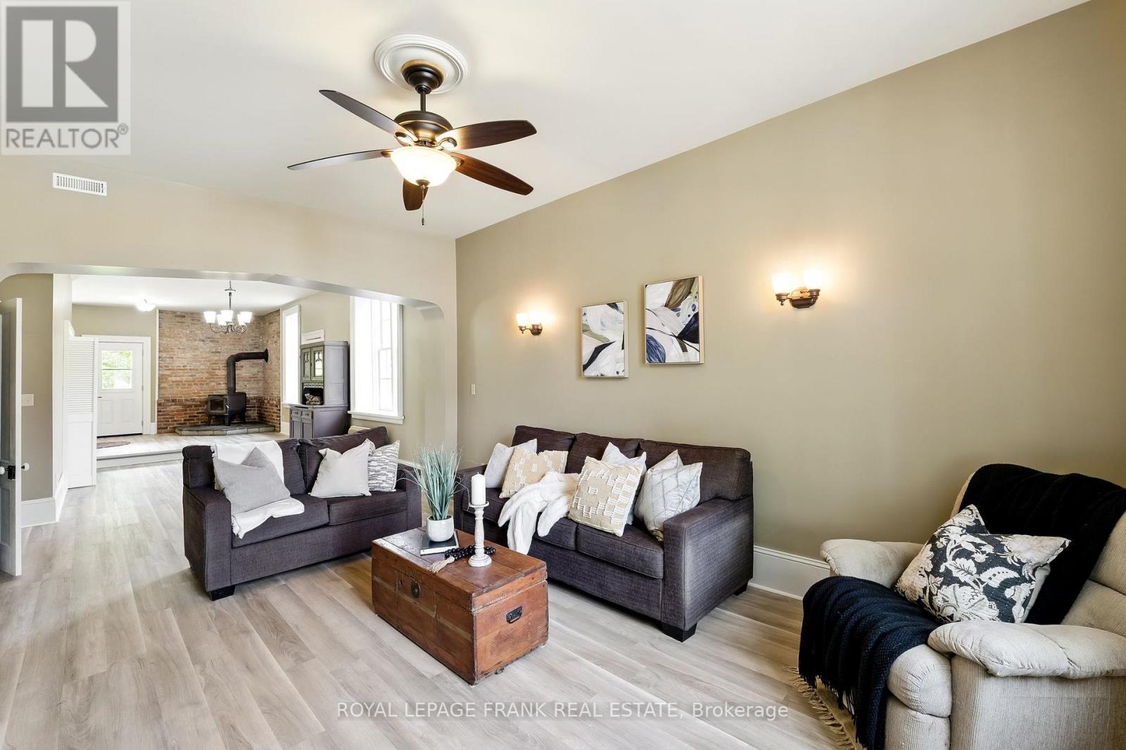 












25 PARK STREET

,
Clarington (Orono),




Ontario
L0B1M0


