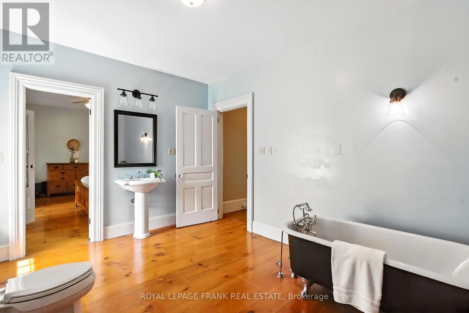 












25 PARK STREET

,
Clarington (Orono),




Ontario
L0B1M0

