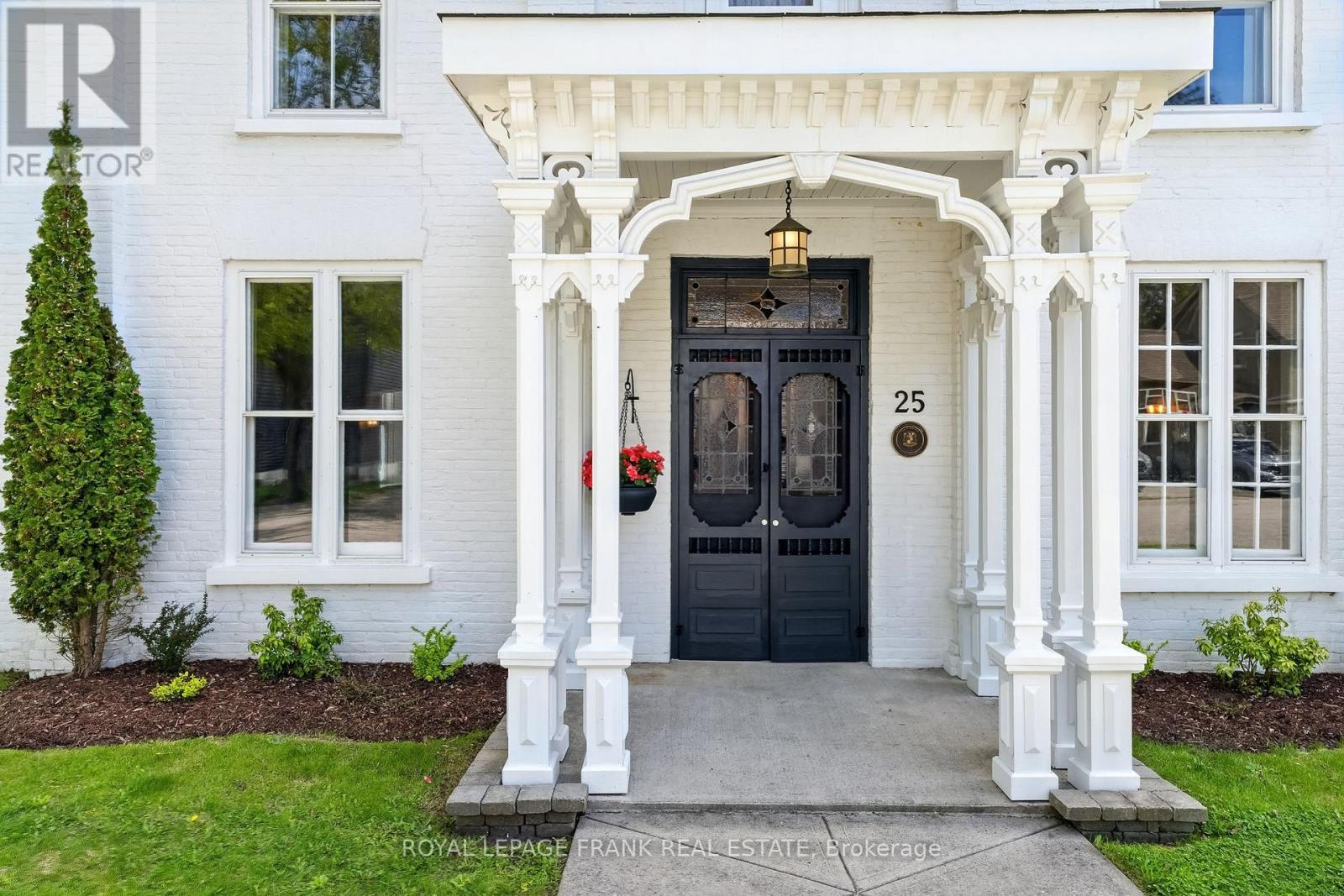 












25 PARK STREET

,
Clarington (Orono),




Ontario
L0B1M0

