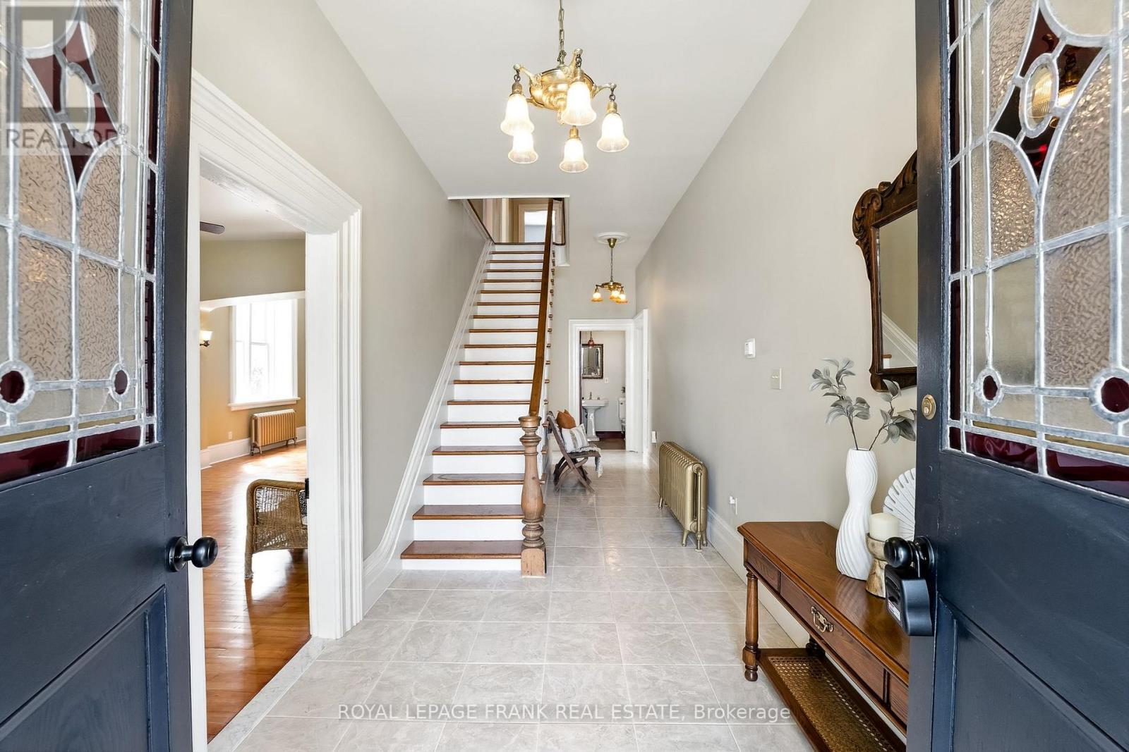 












25 PARK STREET

,
Clarington (Orono),




Ontario
L0B1M0


