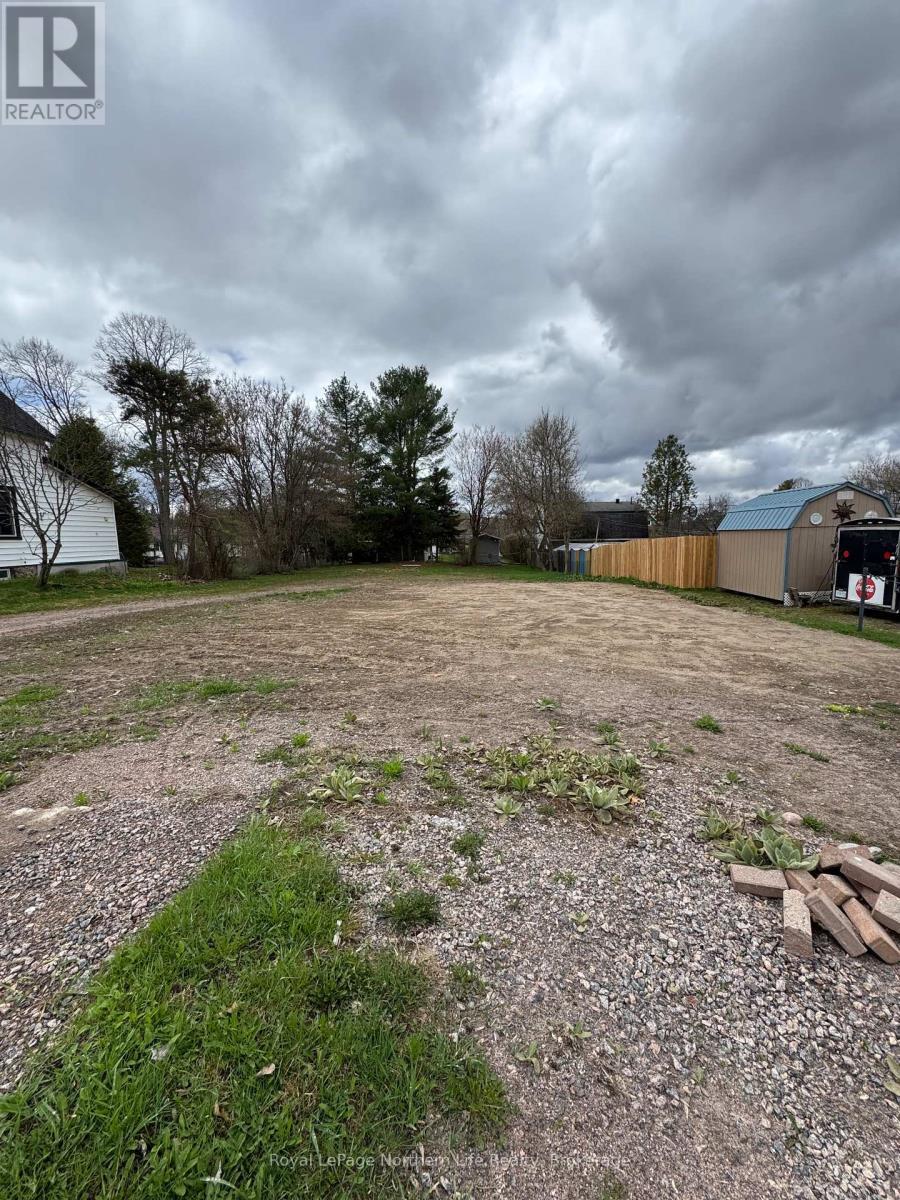 












555 MAIN STREET

,
Powassan,







Ontario
P0H1Z0

