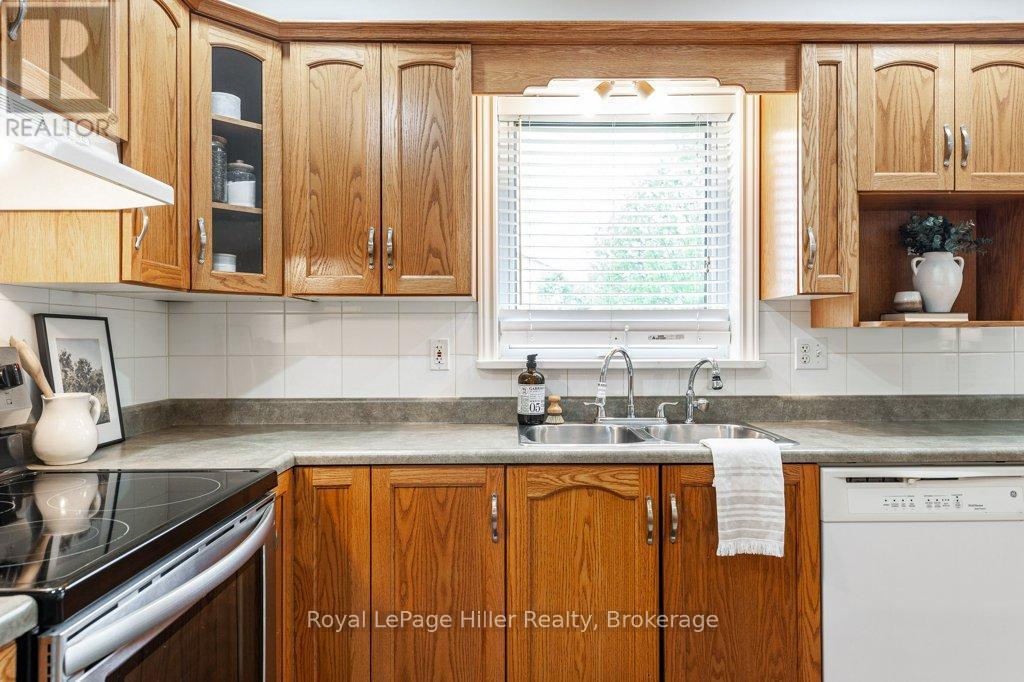 












176 FRANKLIN DRIVE

,
Stratford,




Ontario
N5A7N6

