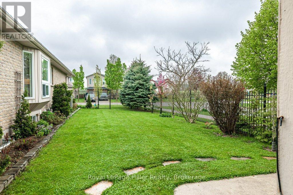












176 FRANKLIN DRIVE

,
Stratford,




Ontario
N5A7N6

