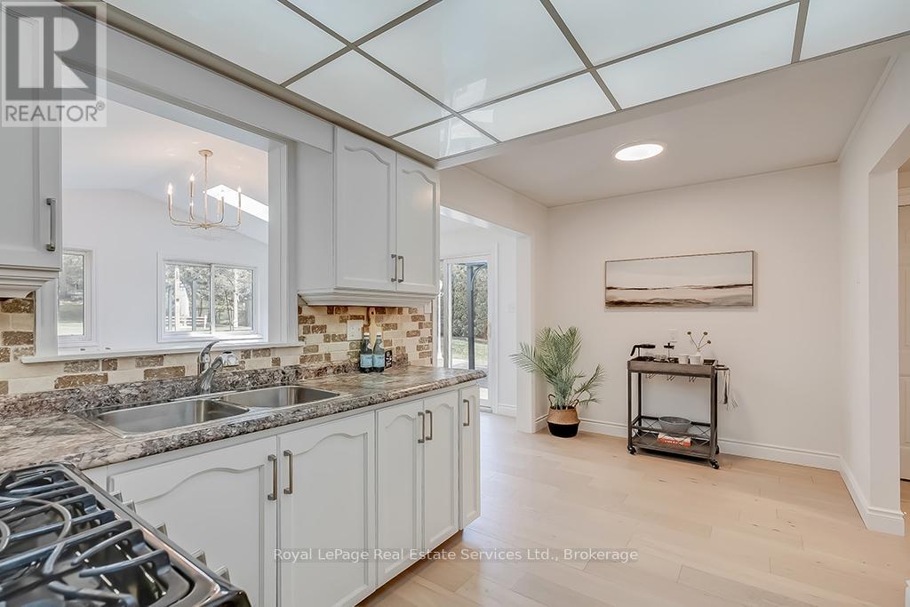 












28 ANN STREET

,
Halton Hills (Georgetown),




Ontario
L7G2V2

