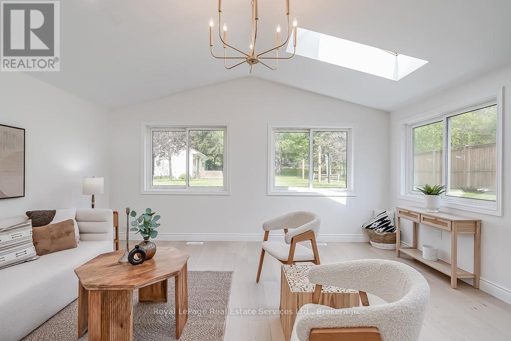 












28 ANN STREET

,
Halton Hills (Georgetown),




Ontario
L7G2V2

