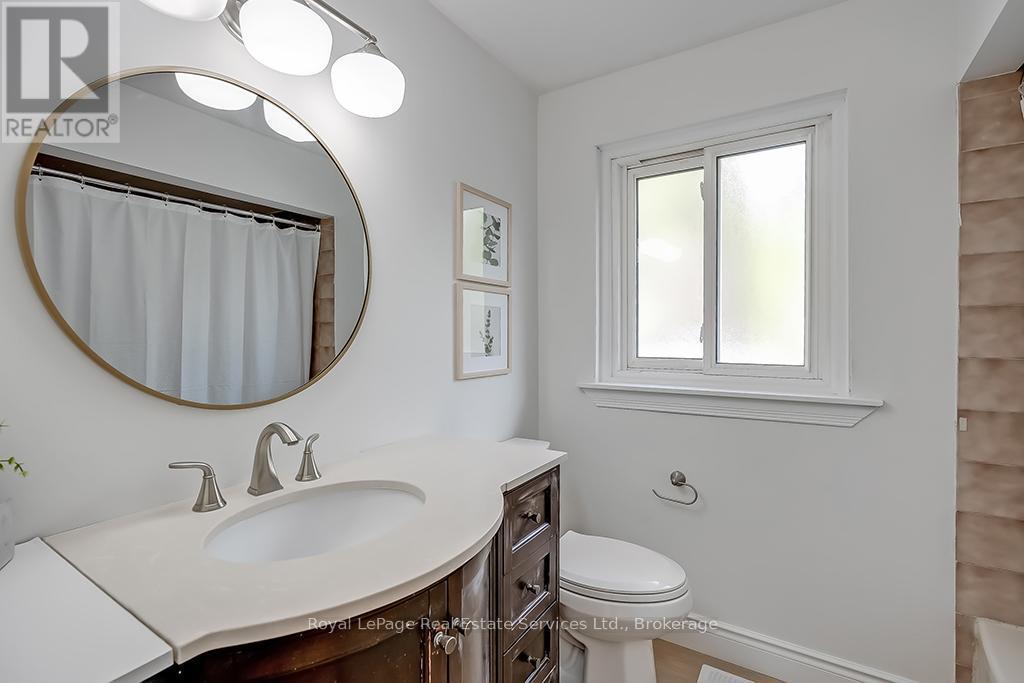 












28 ANN STREET

,
Halton Hills (Georgetown),




Ontario
L7G2V2

