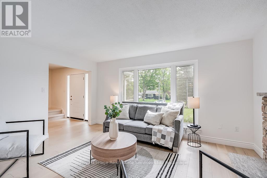 












28 ANN STREET

,
Halton Hills (Georgetown),




Ontario
L7G2V2

