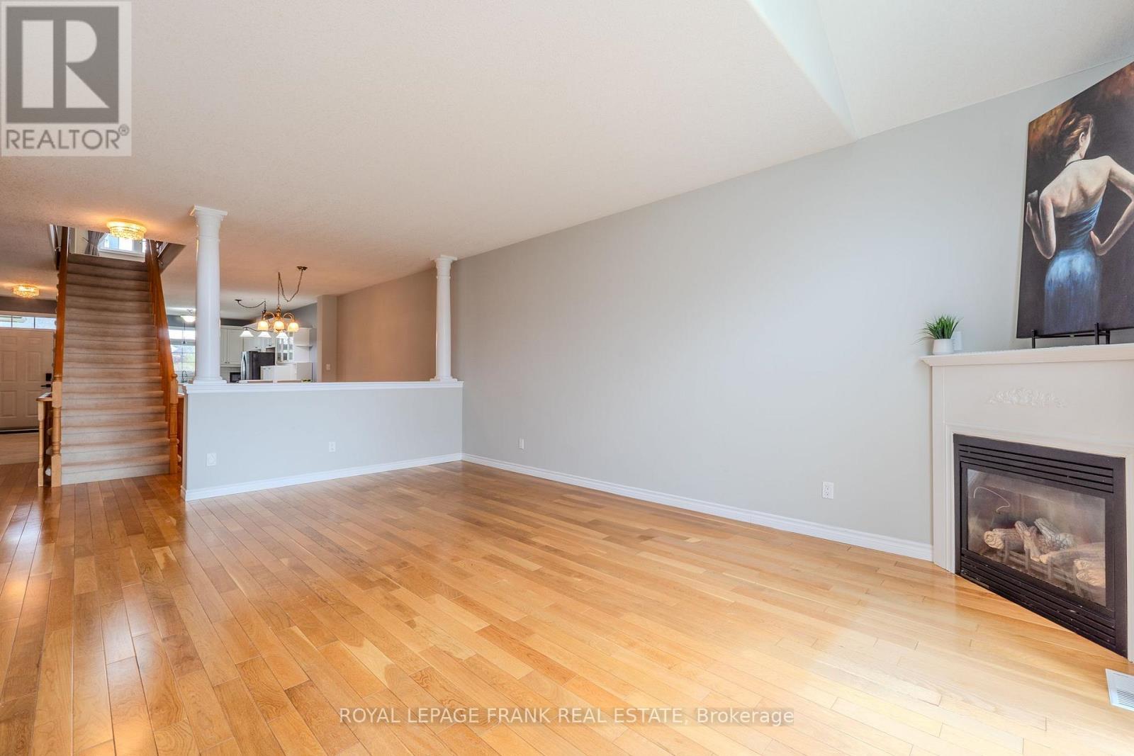 












9 EGLINGTON STREET

,
Kawartha Lakes (Lindsay),




Ontario
K9V6K6

