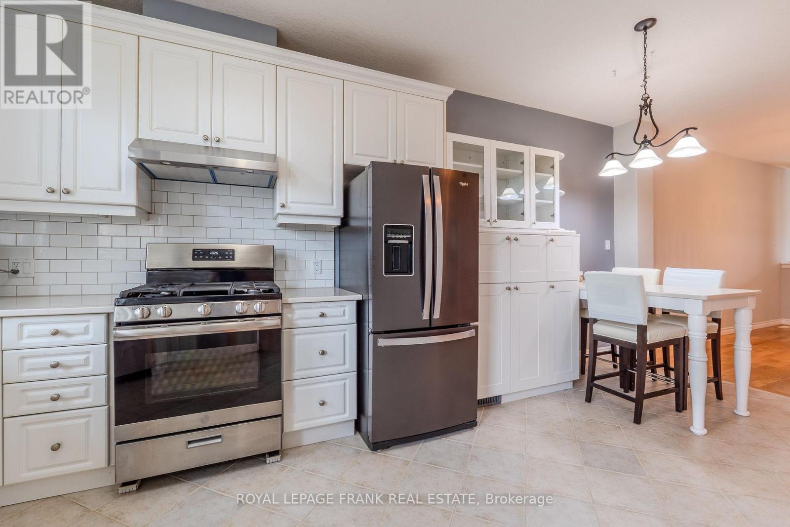 












9 EGLINGTON STREET

,
Kawartha Lakes (Lindsay),




Ontario
K9V6K6

