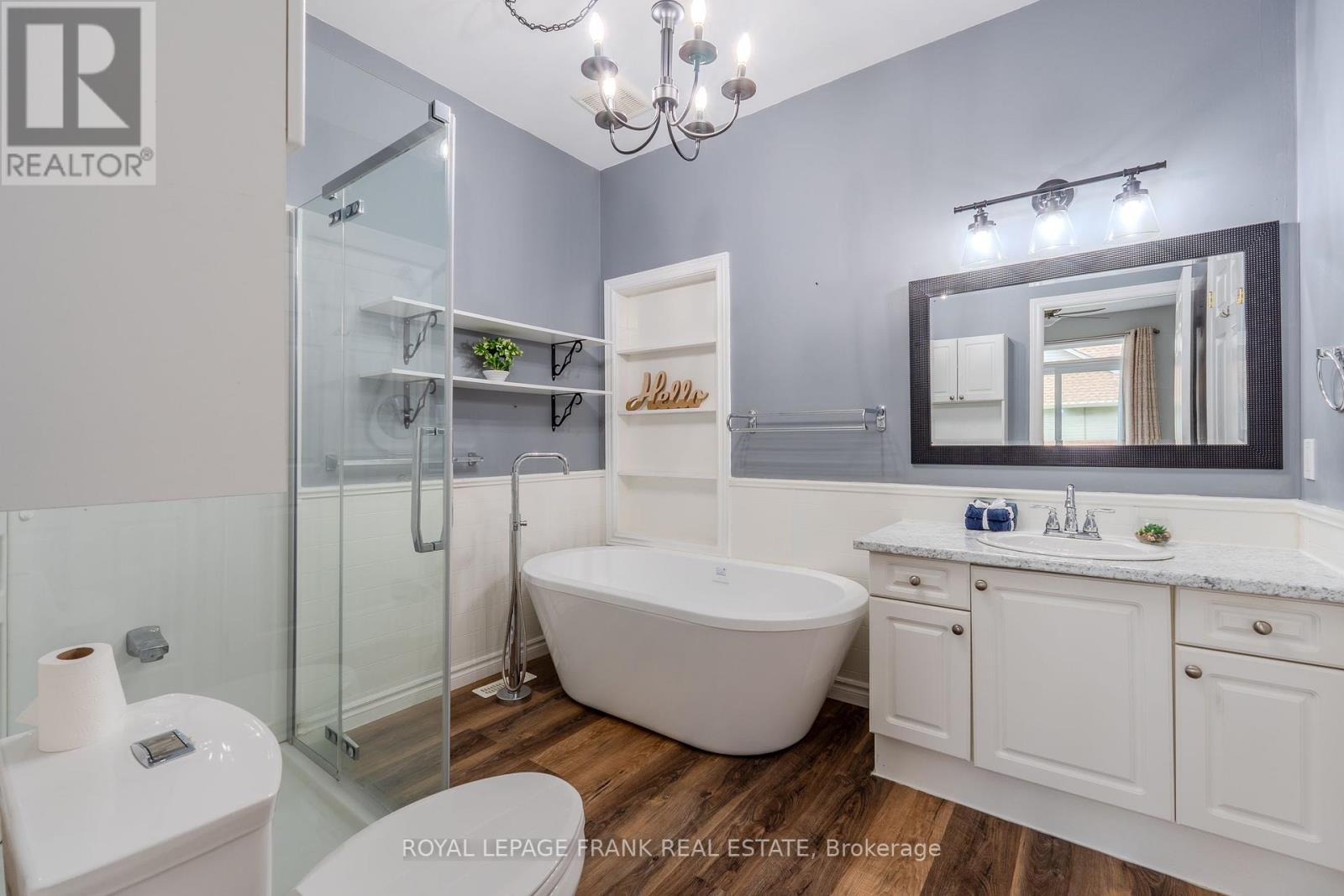 












9 EGLINGTON STREET

,
Kawartha Lakes (Lindsay),




Ontario
K9V6K6

