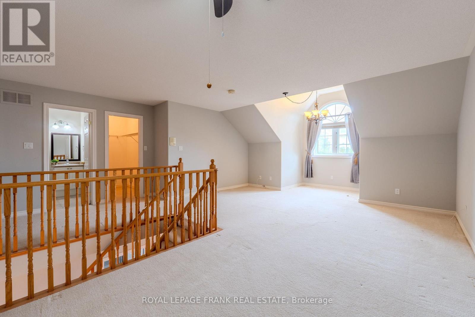 












9 EGLINGTON STREET

,
Kawartha Lakes (Lindsay),




Ontario
K9V6K6


