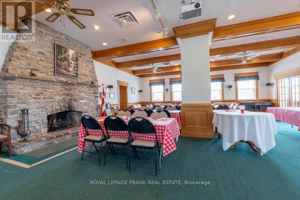 












9 EGLINGTON STREET

,
Kawartha Lakes (Lindsay),




Ontario
K9V6K6

