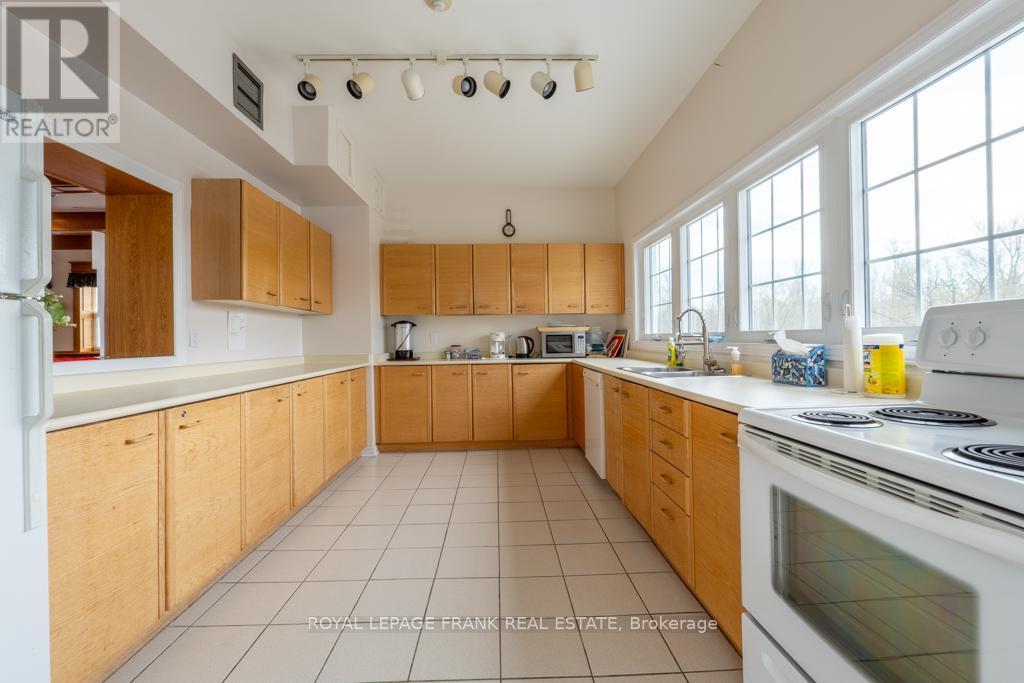 












9 EGLINGTON STREET

,
Kawartha Lakes (Lindsay),




Ontario
K9V6K6

