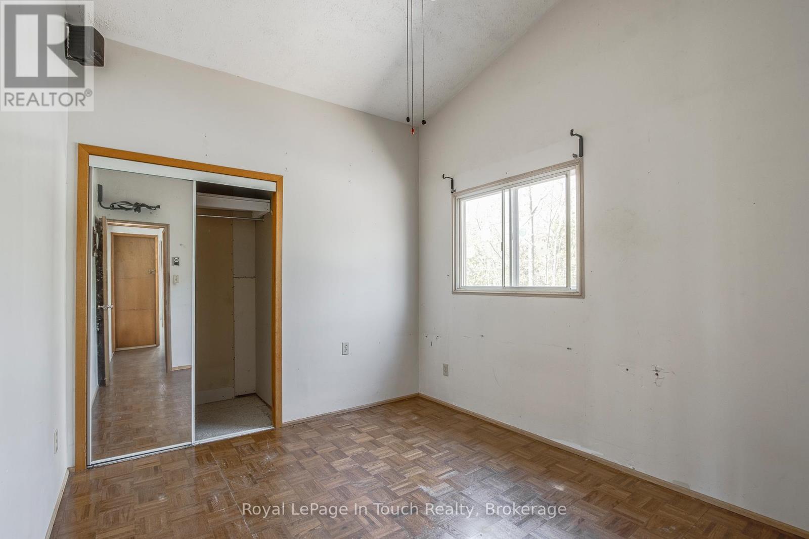 












9 JOLIET CRESCENT

,
Tiny,




Ontario
L9M0G3

