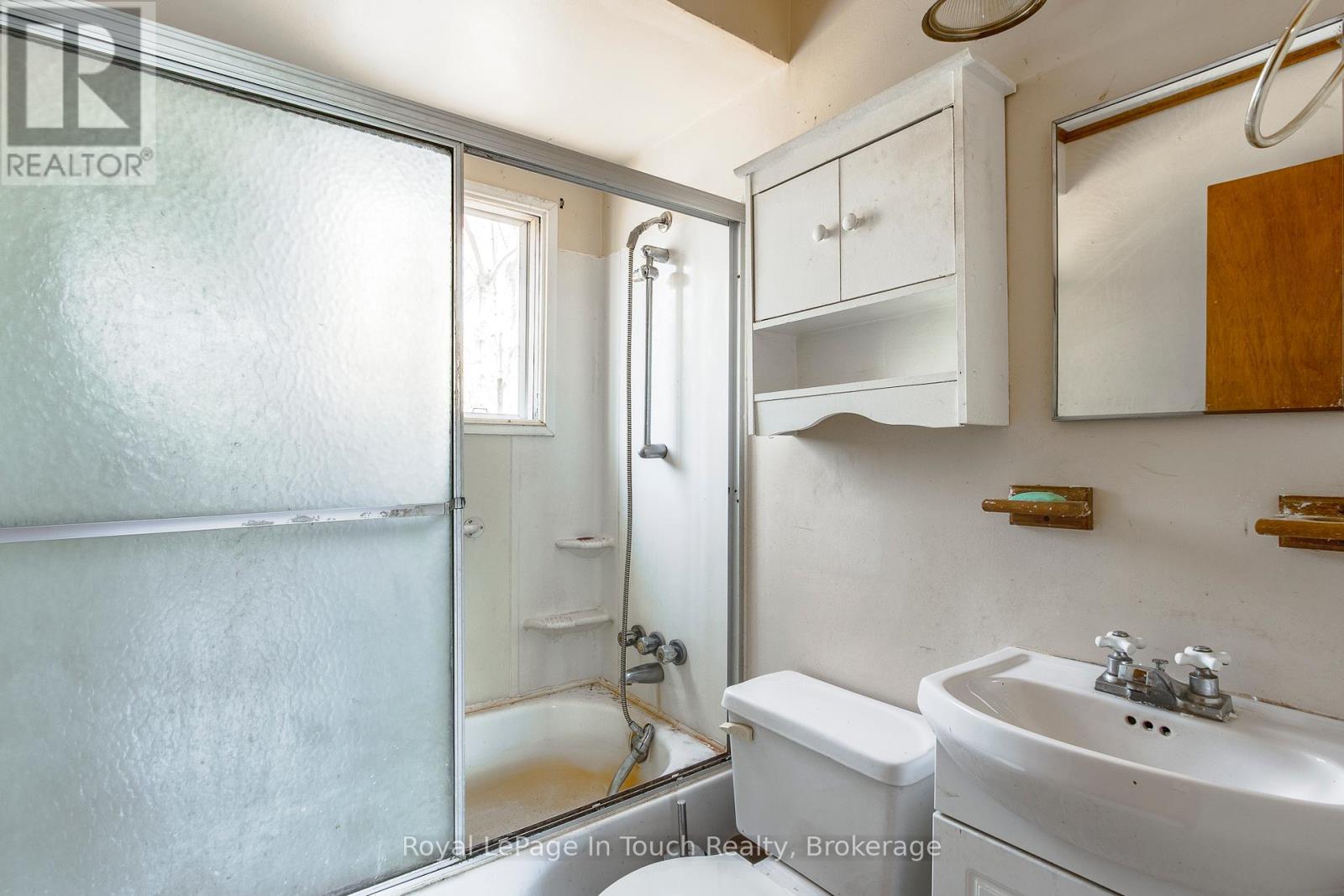 












9 JOLIET CRESCENT

,
Tiny,




Ontario
L9M0G3

