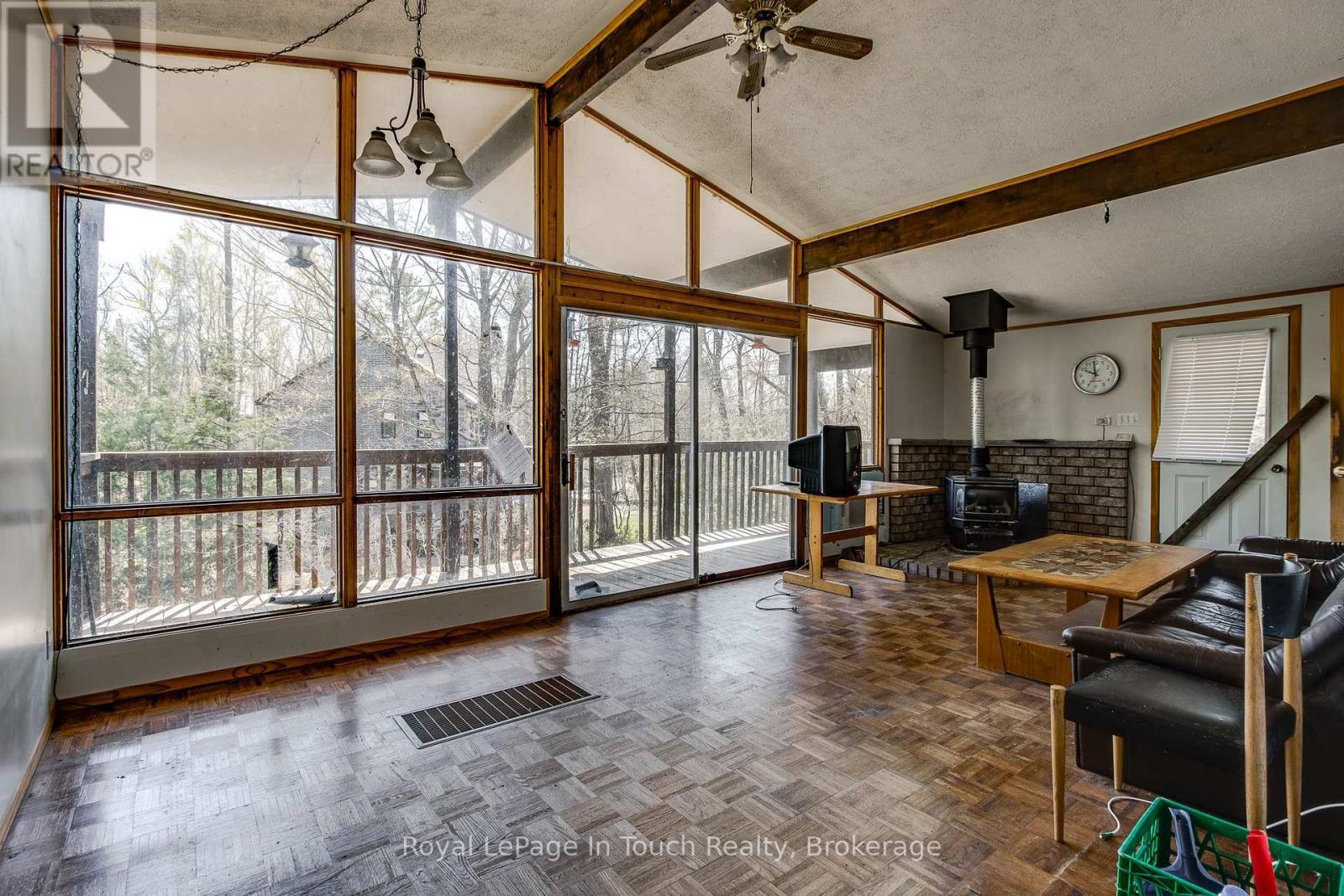 












9 JOLIET CRESCENT

,
Tiny,




Ontario
L9M0G3

