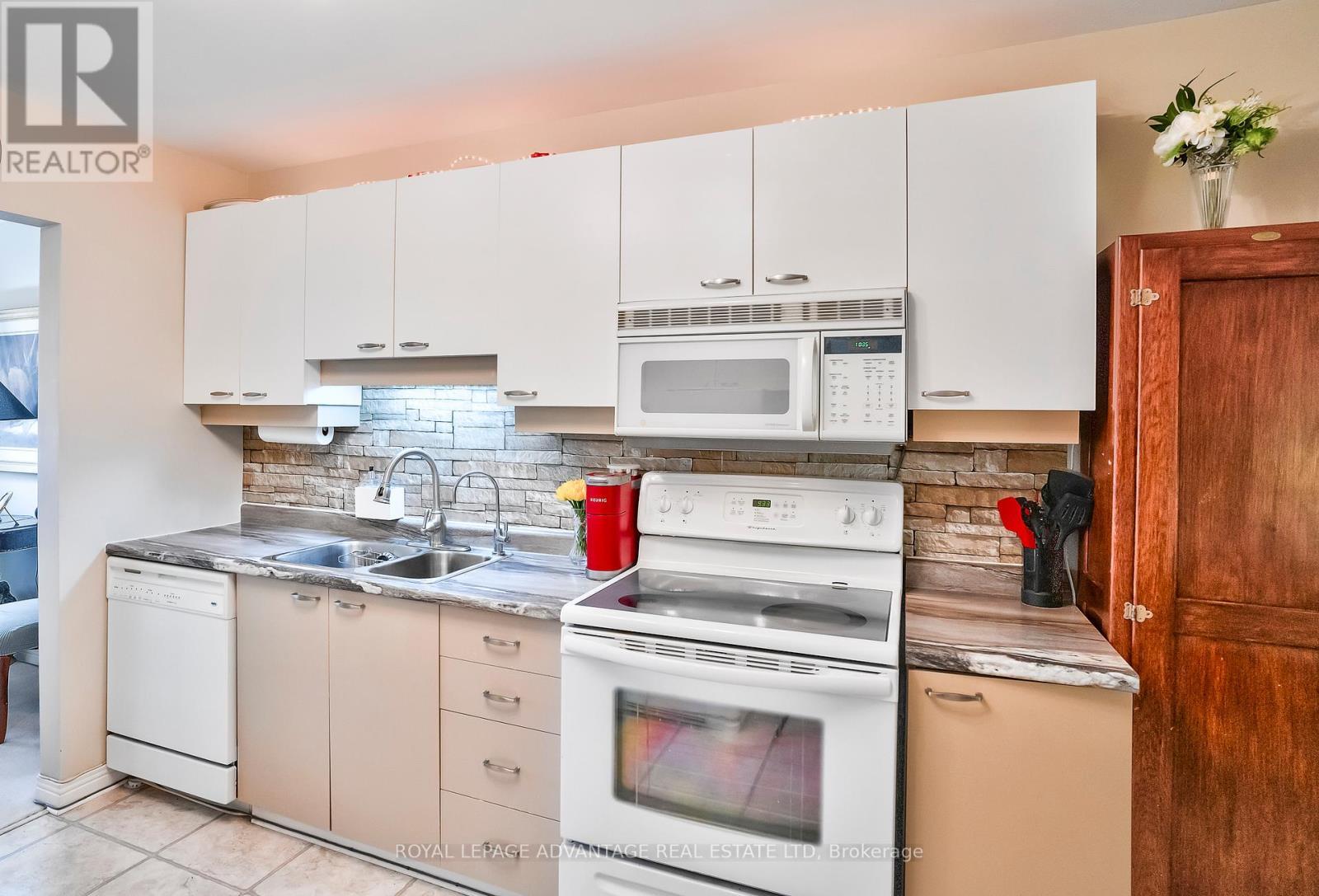 












203 - 19 JOHN STREET E

,
Perth,




Ontario
K7H1T8

