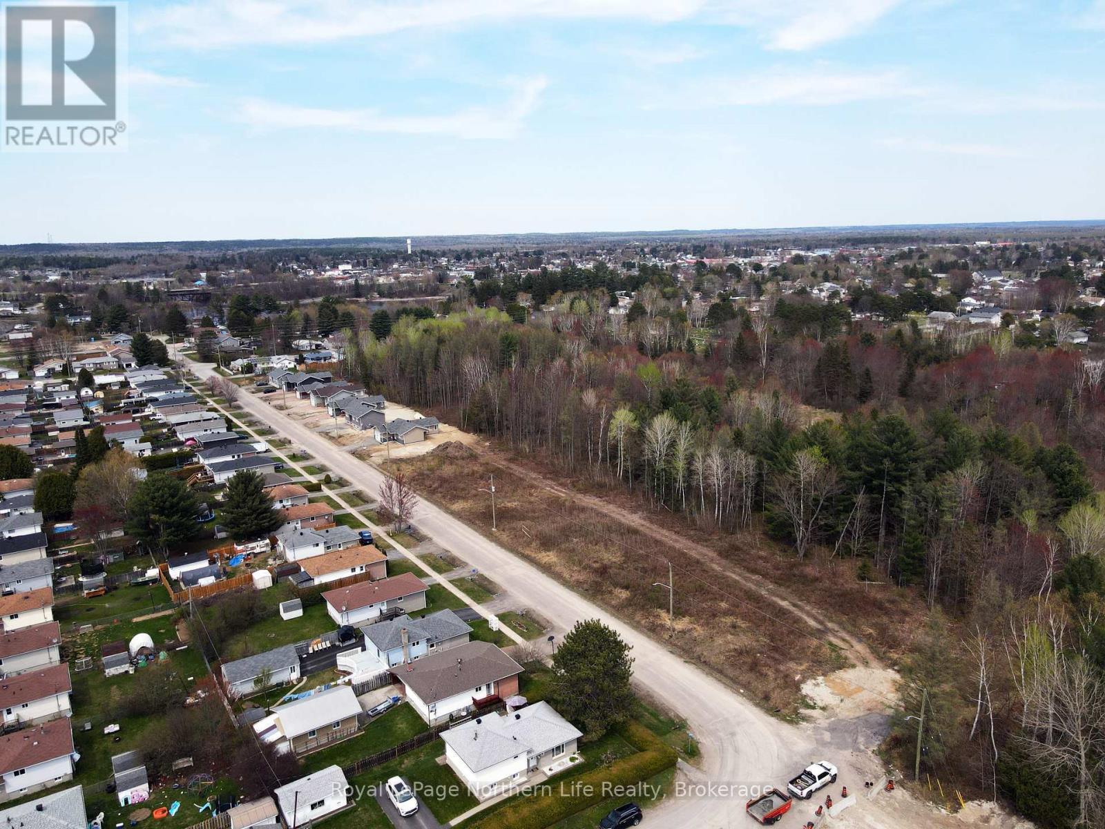 












424 ROY STREET

,
West Nipissing (Sturgeon Falls),




Ontario
P2B2B5

