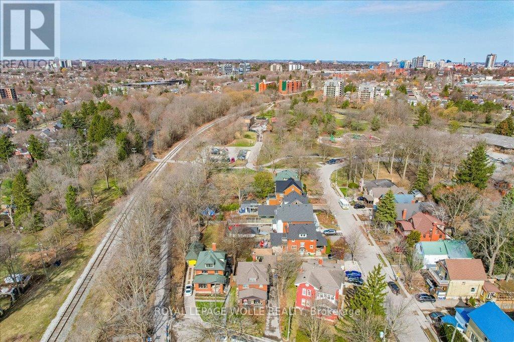 












180 DAVID STREET

,
Kitchener,




Ontario
N2G1Y5

