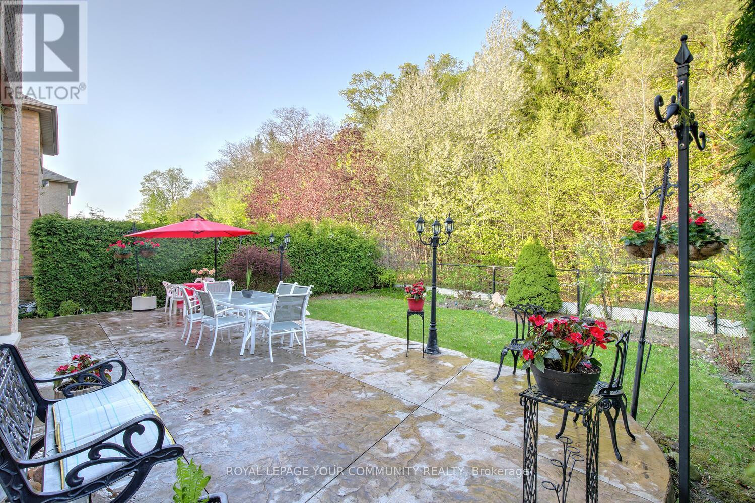 












119 THORNHILL WOODS DRIVE

,
Vaughan,




Ontario
L4J8R5

