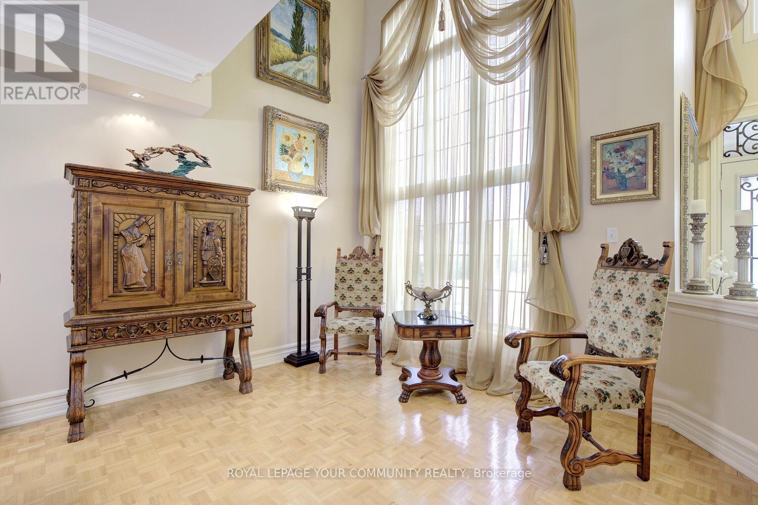 












119 THORNHILL WOODS DRIVE

,
Vaughan,




Ontario
L4J8R5

