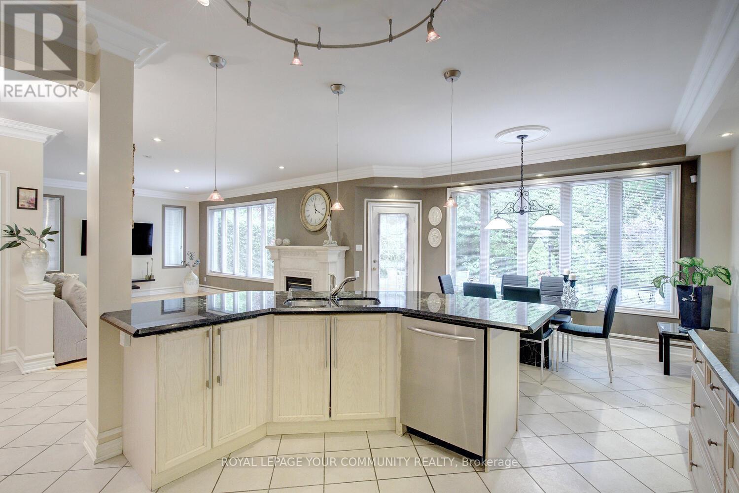 












119 THORNHILL WOODS DRIVE

,
Vaughan,




Ontario
L4J8R5

