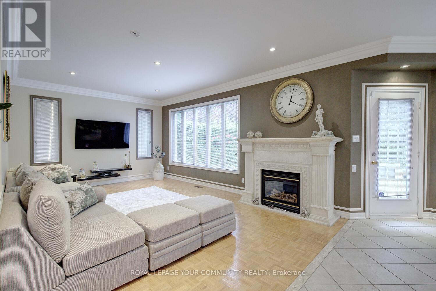 












119 THORNHILL WOODS DRIVE

,
Vaughan,




Ontario
L4J8R5

