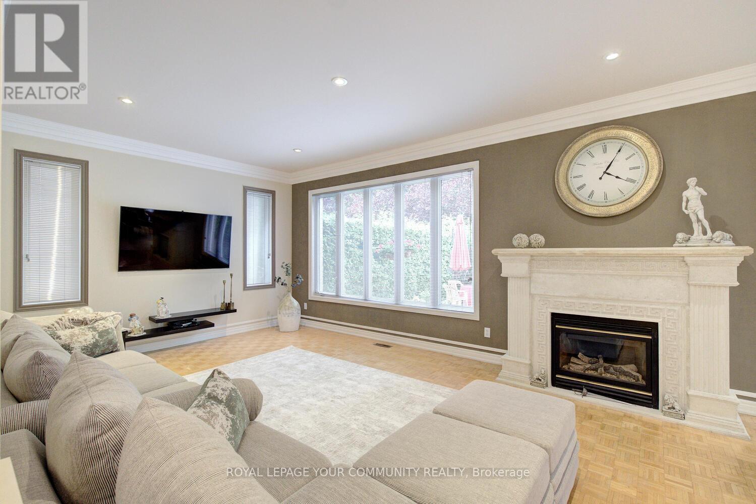 












119 THORNHILL WOODS DRIVE

,
Vaughan,




Ontario
L4J8R5

